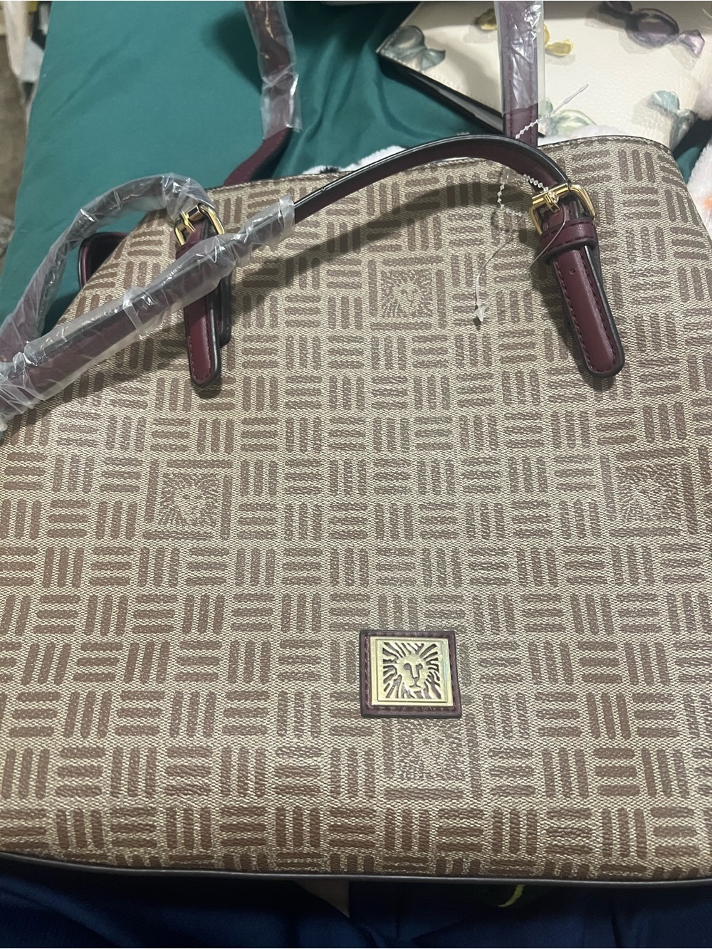 Anne Klein Beige & Burgundy Tote. New bag had stored, wallet see all pics